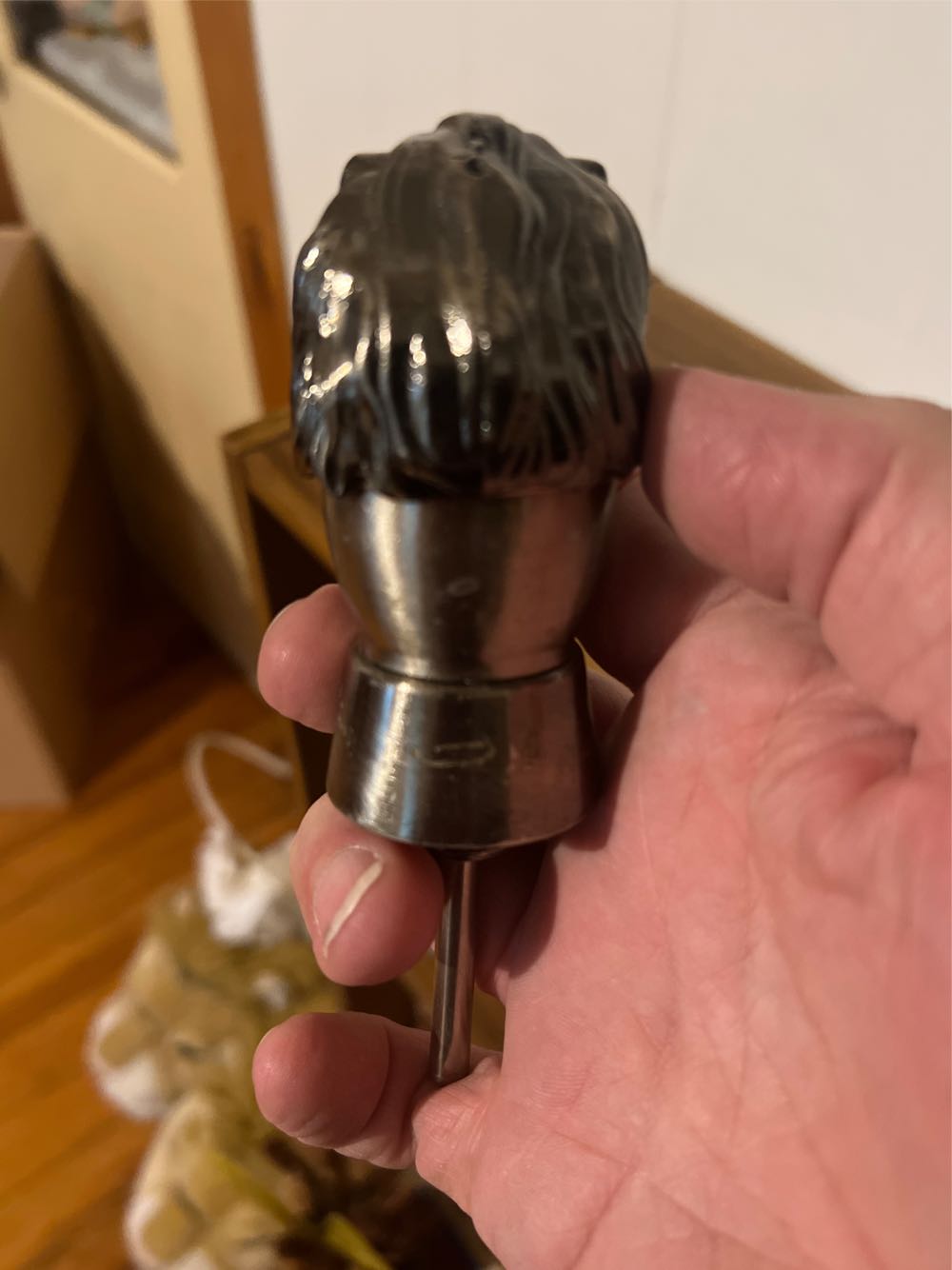 Vintage Pour Spout Liquor Bottle Stopper Pourer Lion Head Barware  alcohol collectible - Main Image 2