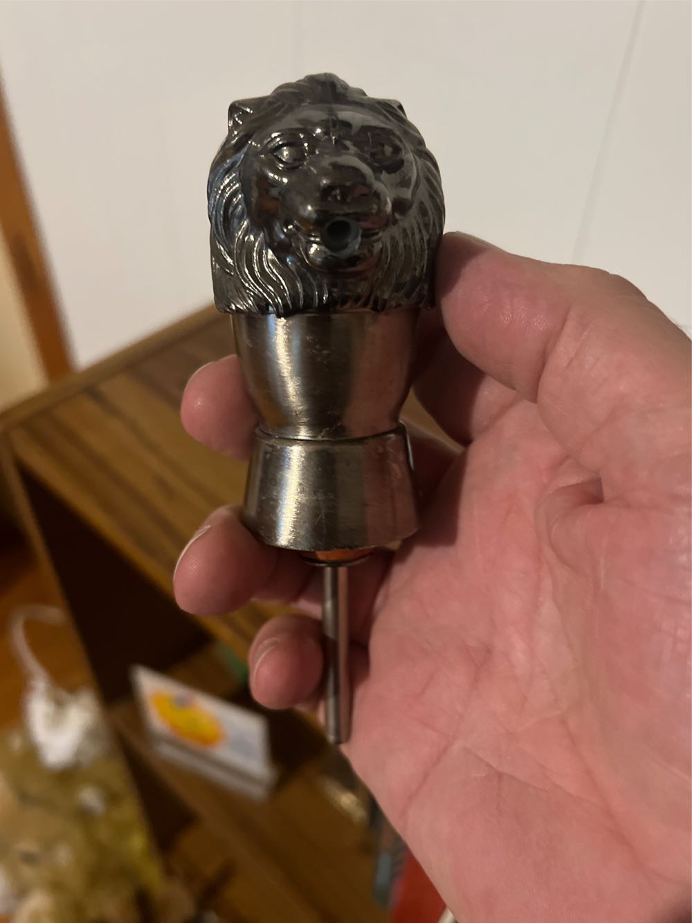 Vintage Pour Spout Liquor Bottle Stopper Pourer Lion Head Barware  alcohol collectible - Main Image 3