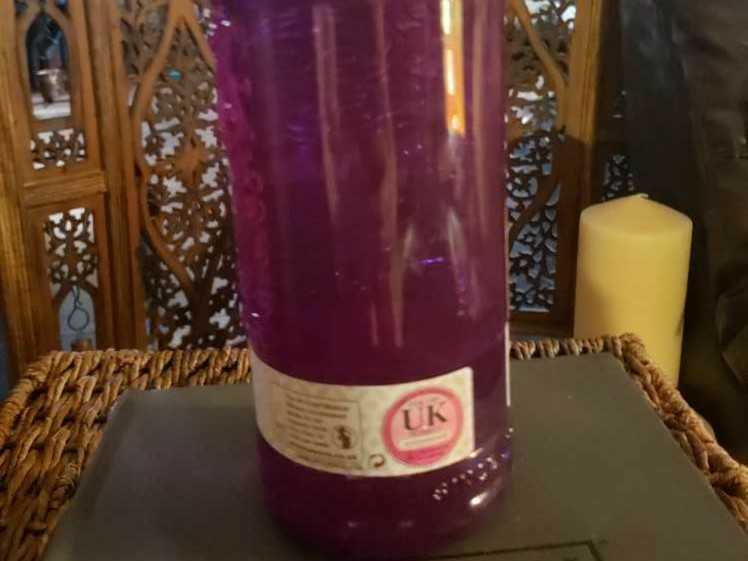 Whitley Neill Rhubarb Ginger Gin Central In - The Whitley Neill Distillery (70 mL) alcohol collectible [Barcode 5011166069850] - Main Image 2