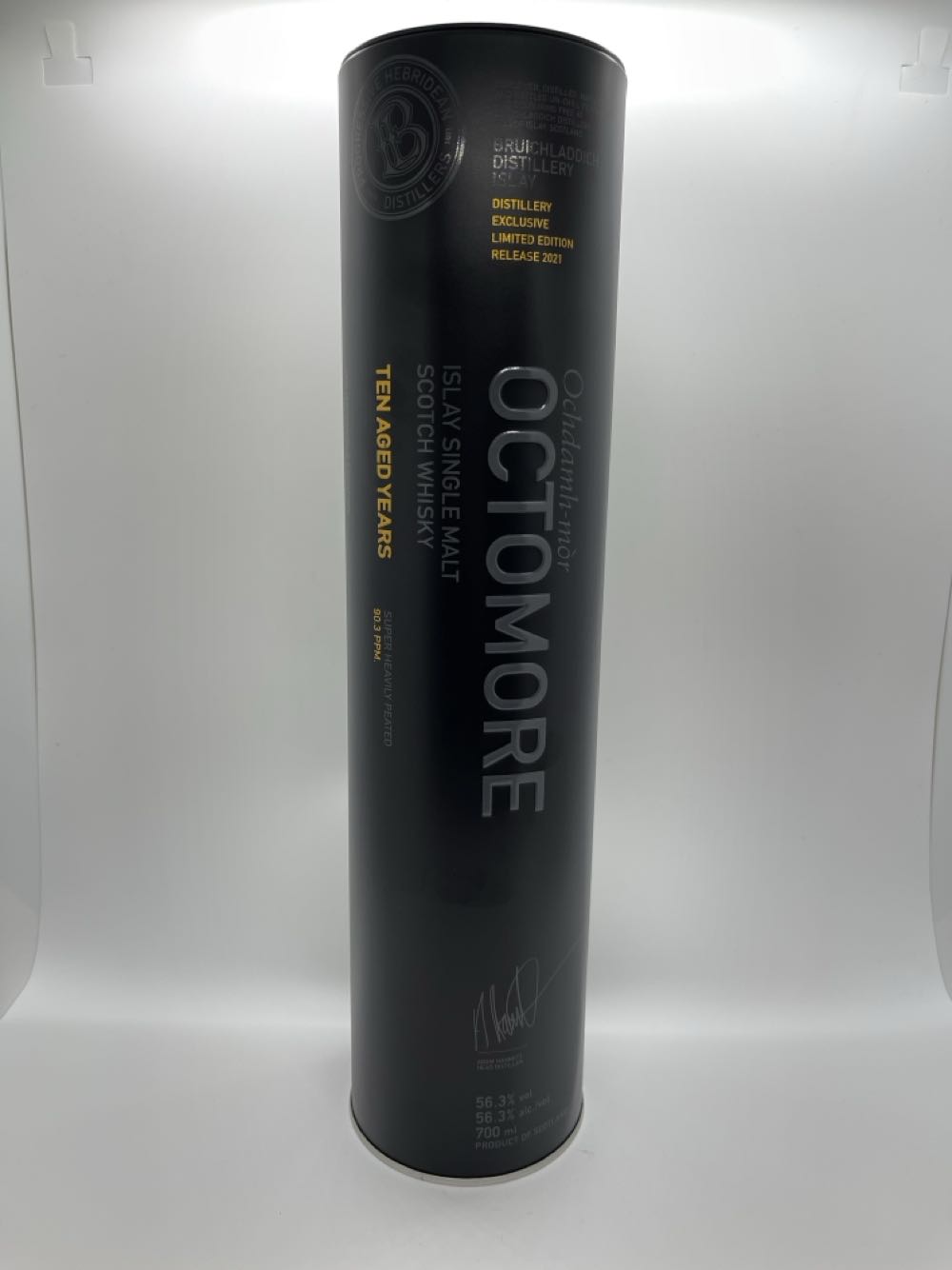 Octomore 10yr Old - The Bruichladdich Distillery (700mL) alcohol collectible - Main Image 2