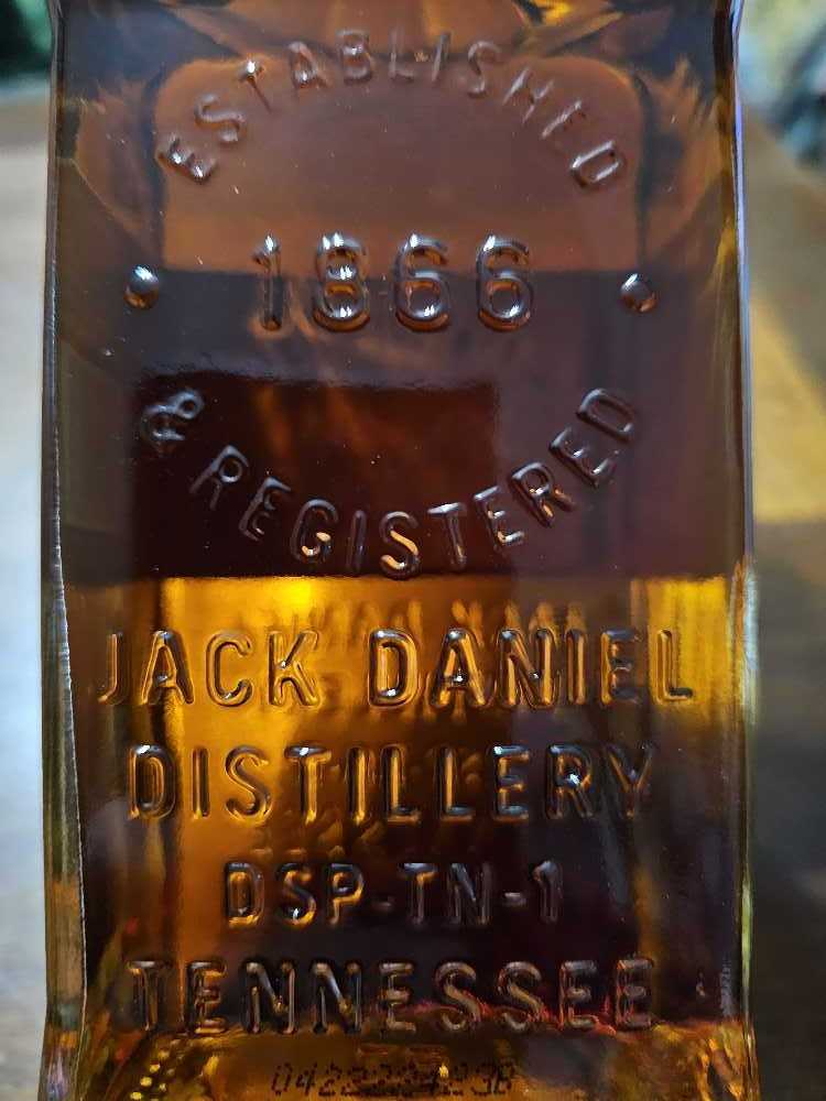 Jack Daniel’s Bonded Rye - Jack Daniel Distillery (700 mL) alcohol collectible [Barcode 082184006849] - Main Image 3