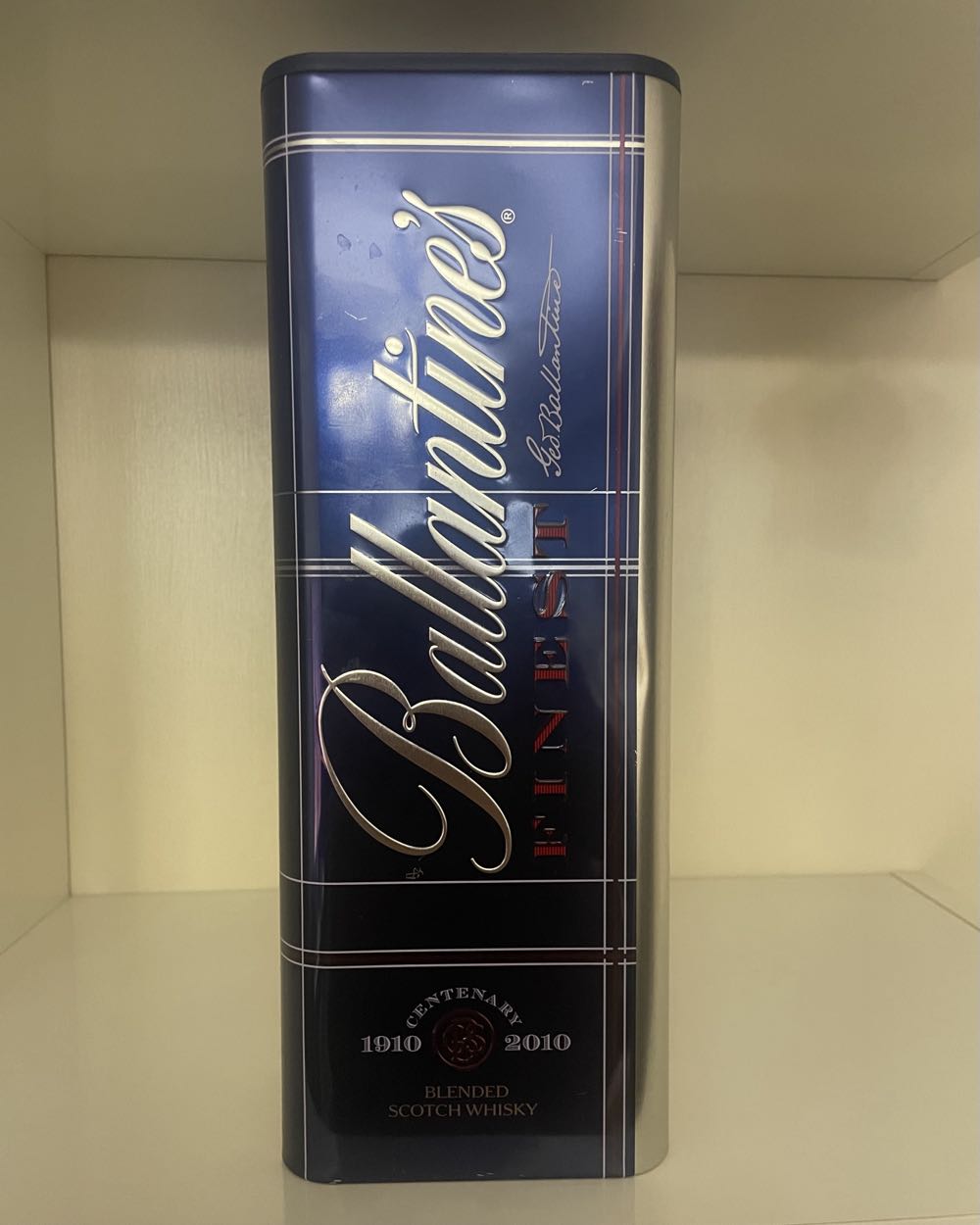 Ballantine’s Finest - George Ballantine & Son Ltd. (1000 mL) alcohol collectible - Main Image 2