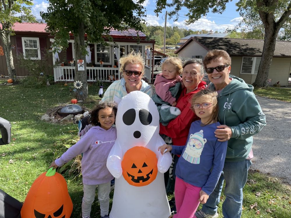 Minhas Craft Advent #13 American Amber Lager - Minhas Craft Brewery, Monroe alcohol collectible - Main Image 4