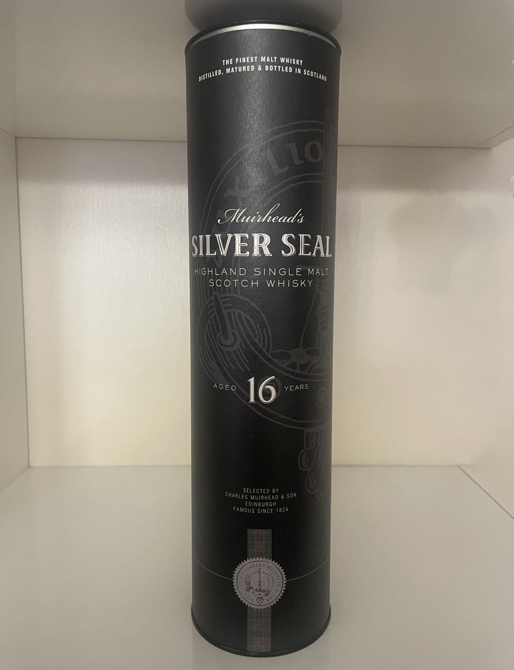Muirhead’s Silver Seal 16 - Charles Muirhead & Son (700 mL) alcohol collectible [Barcode 5060074861667] - Main Image 2