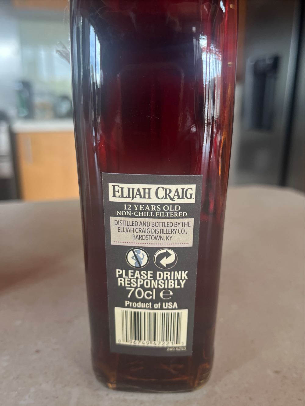 Elijah Craig Barrel Proof A120 - Heaven Hill Distillery, Louisville, KY (750 mL) alcohol collectible [Barcode 096749472215] - Main Image 2
