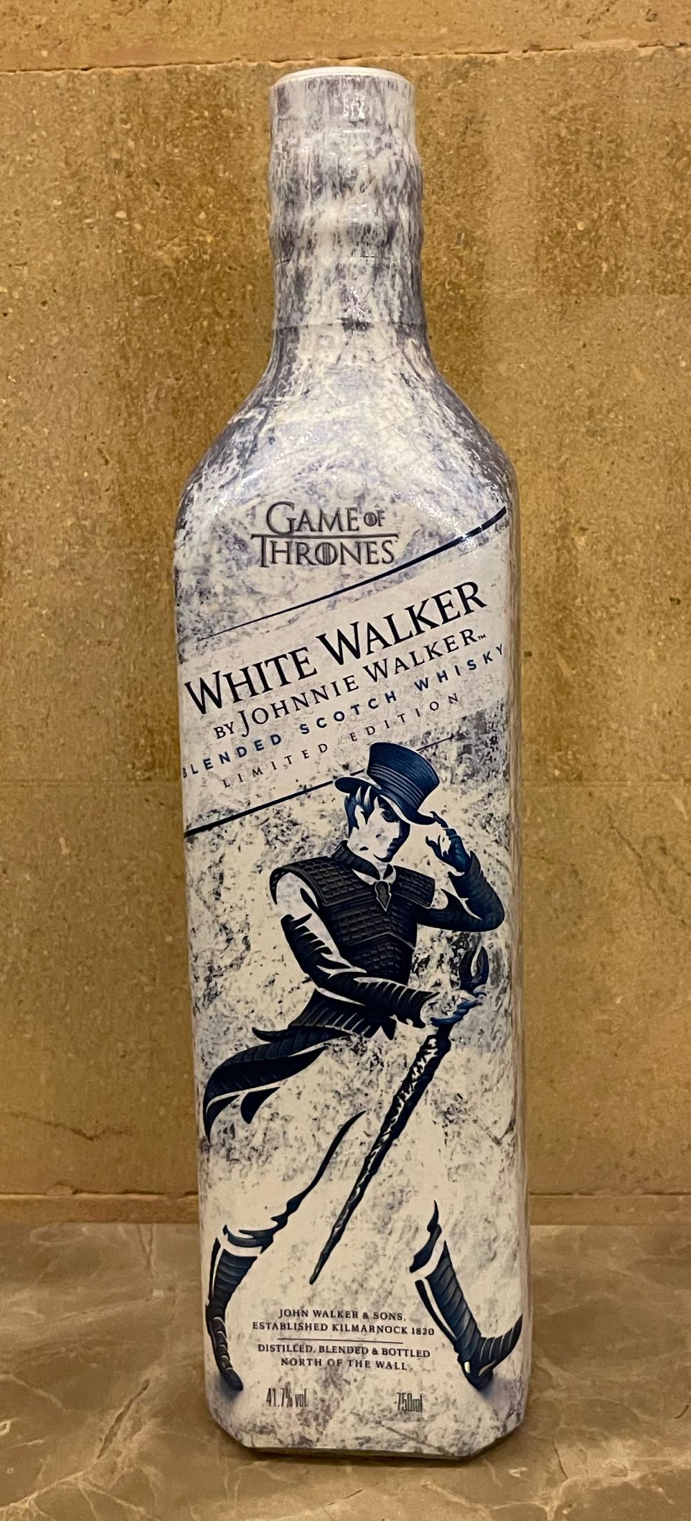 Game Of Thrones JOHNNIE WALKER White Walker Limited Edition Blended Scotch Whisky - Johnnie Walker & Sons (750 mL) alcohol collectible [Barcode 5000267173115] - Main Image 2