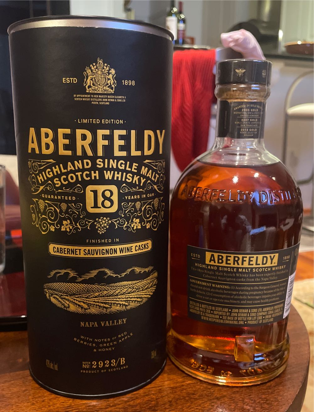 Aberfeldy 18 Year Cabernet Sauvignon Wine Cask - Aberlour Distillery Company (750 mL) alcohol collectible [Barcode 080480988975] - Main Image 3