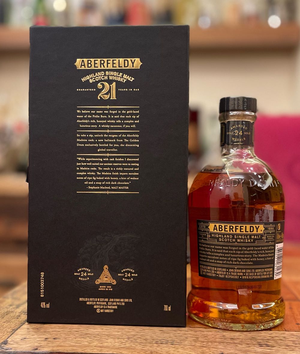 ABERFELDY 21y Madeira Casks Traveller Exclusive Highland Single Malt Scotch Whisky - John Dewar & Sons Distillery (700 mL) alcohol collectible [Barcode 7640171031439] - Main Image 3