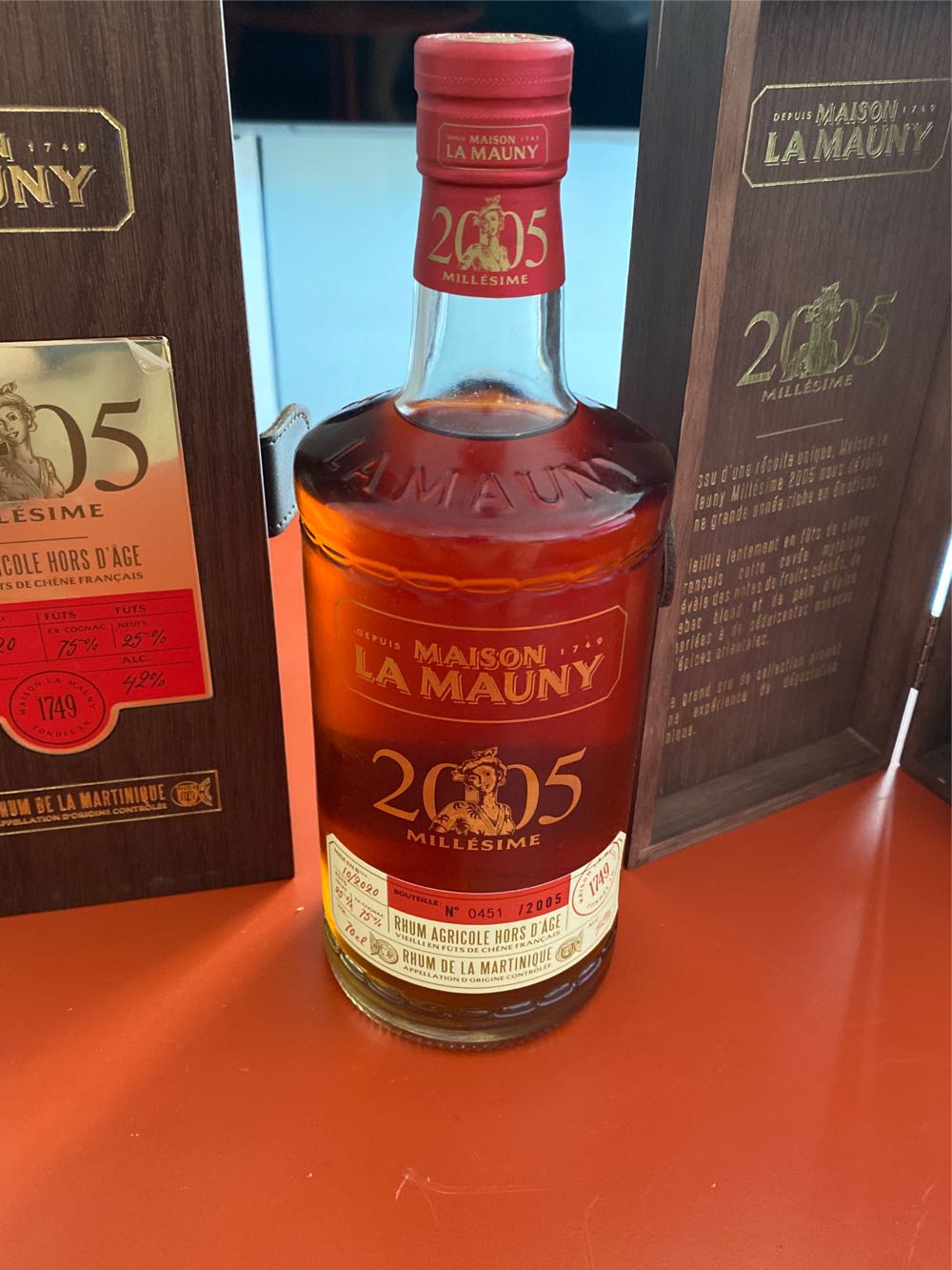 Maison La Mauny Millésime Rhum Vieux - La Mauny (700 mL) alcohol collectible [Barcode 3255610047694] - Main Image 2