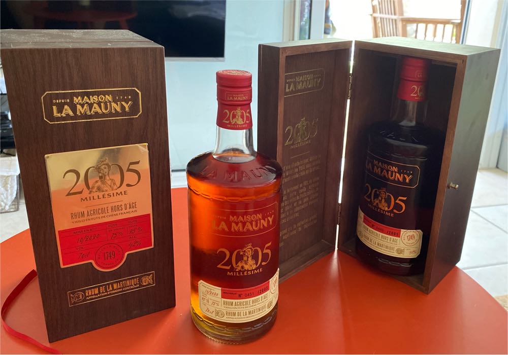 Maison La Mauny Millésime Rhum Vieux - La Mauny (700 mL) alcohol collectible [Barcode 3255610047694] - Main Image 3