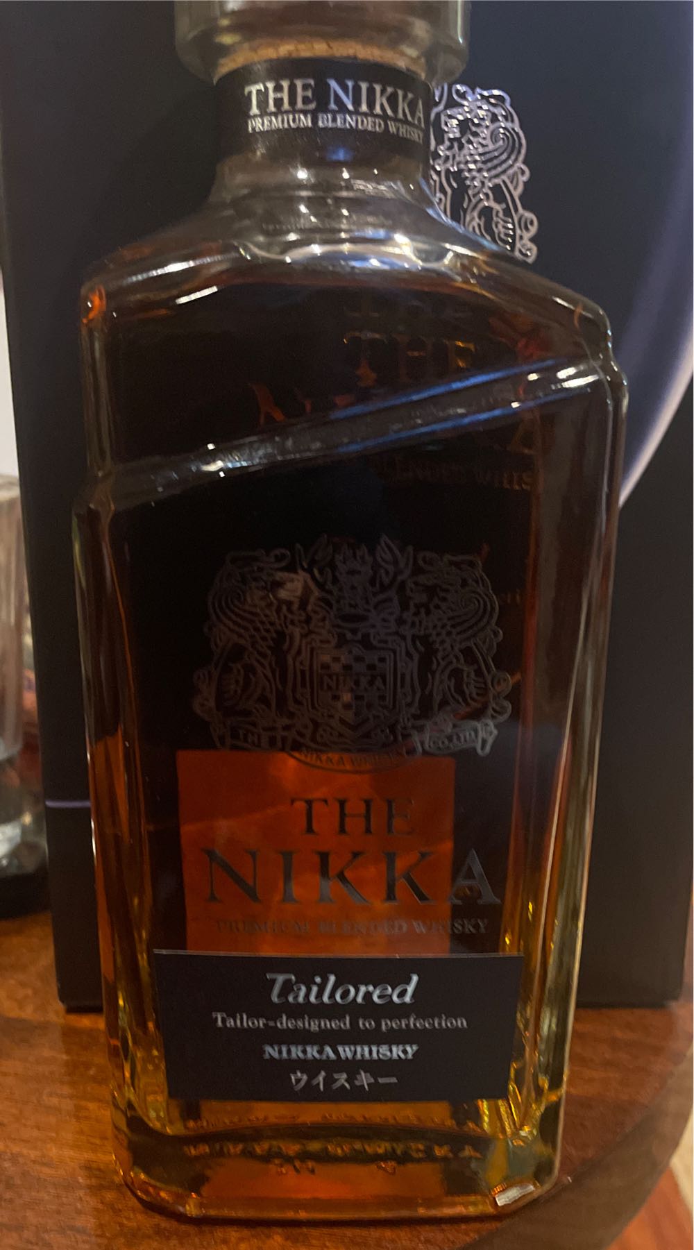 The Nikka Premium Blended Whisky  (700 mL) alcohol collectible [Barcode 4904230057918] - Main Image 2