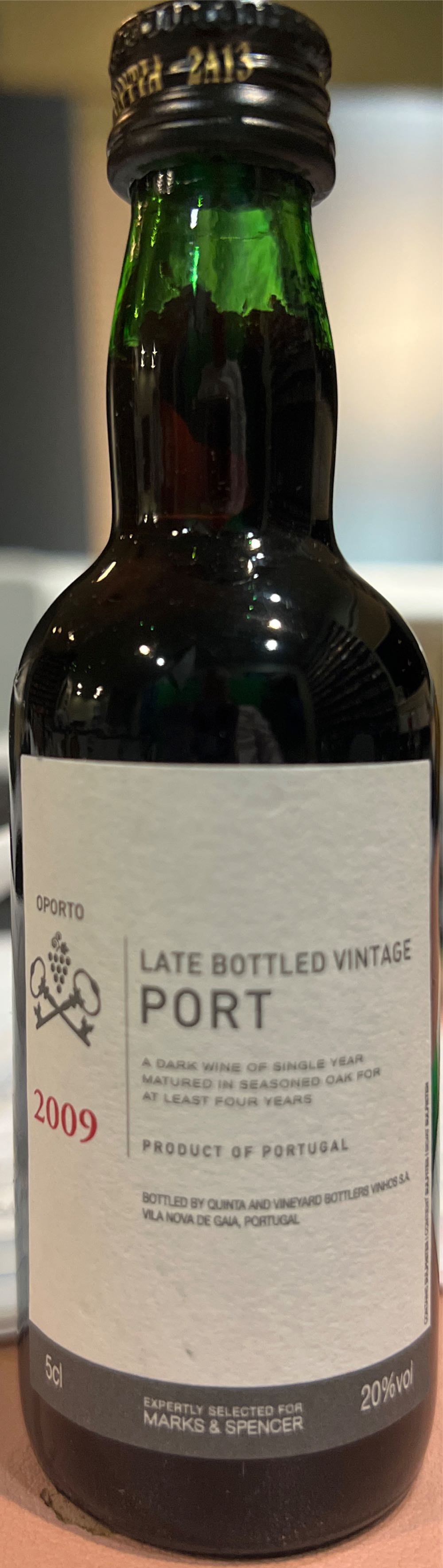 Oporto Finest Reserve Port  alcohol collectible - Main Image 2