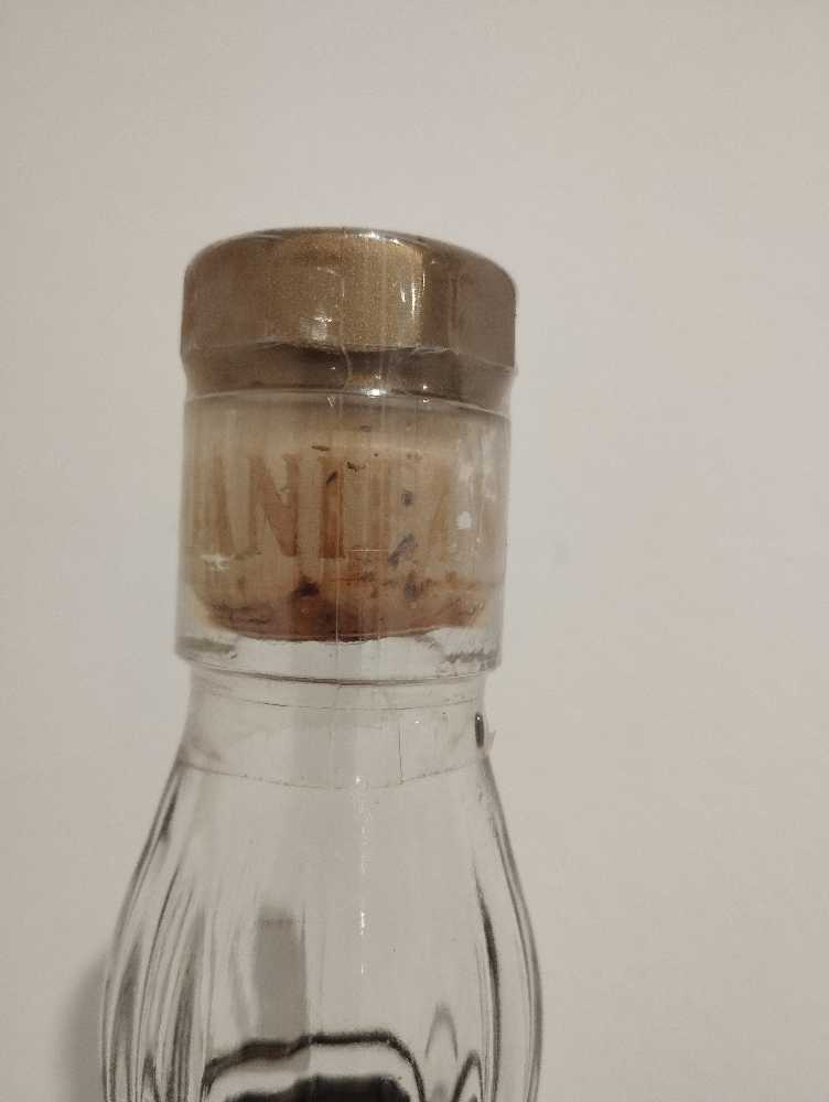 Gol Medal 1914  (1000 mL) alcohol collectible - Main Image 3