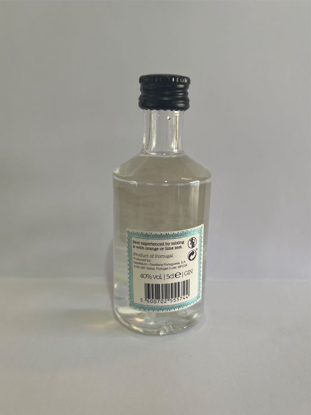 The Foxtail Dry Gin - Destilatum -Destilaria Portugal (50 mL) alcohol collectible [Barcode 5600702555744] - Main Image 2