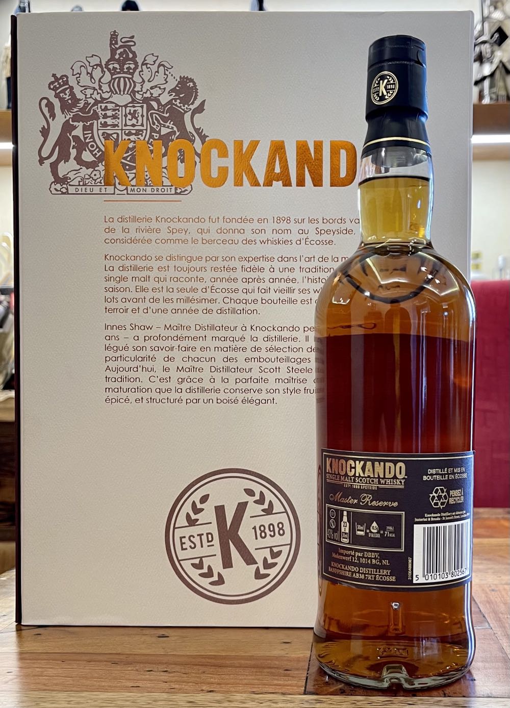 KNOCKANDO 21y Master Reserve Single Malt Scotch Whisky - The Knockando Distillery (700 mL) alcohol collectible [Barcode 5010103946162] - Main Image 2