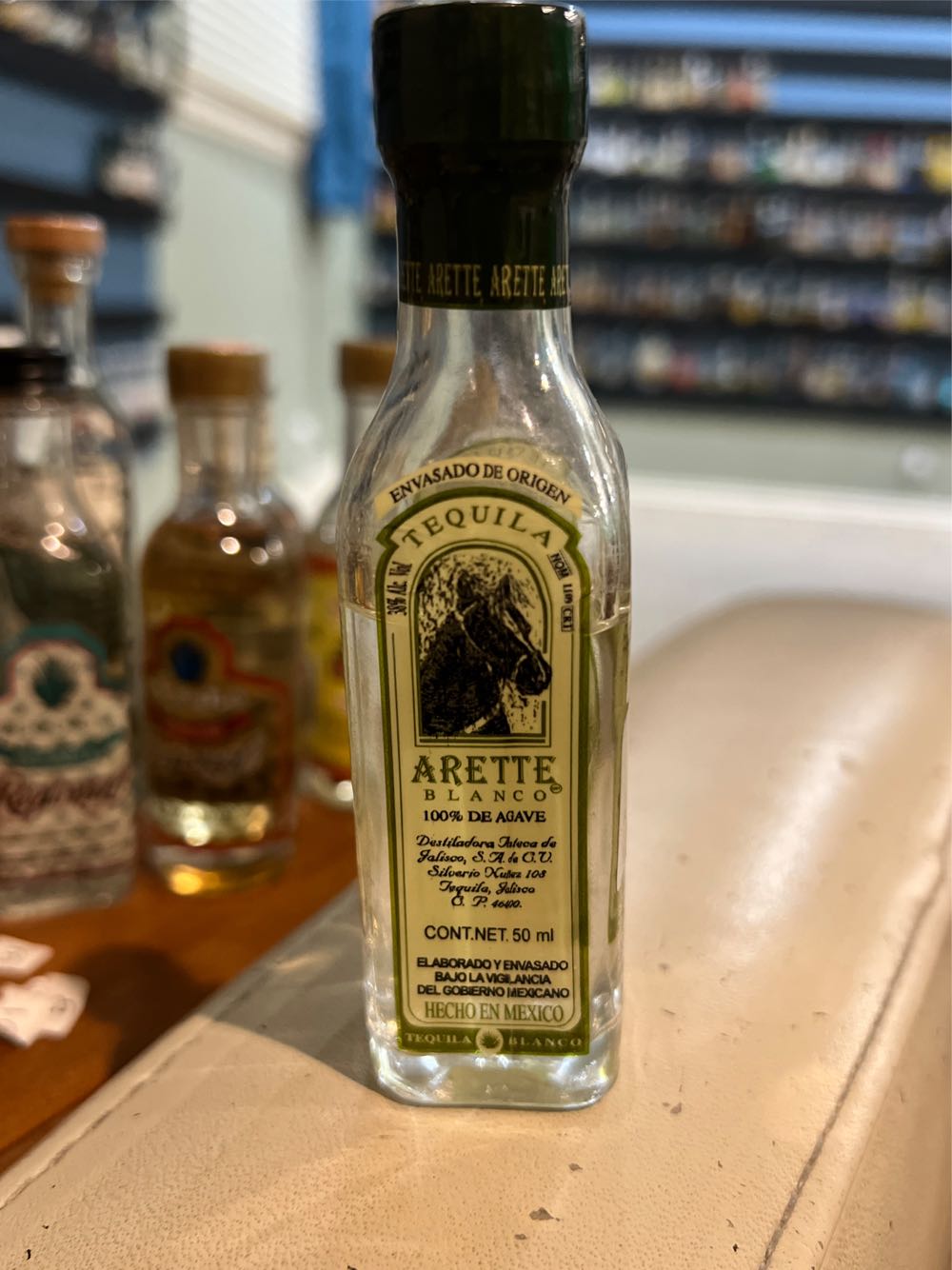 Artesanal Suave Blanco Tequila Arette  (750 mL) alcohol collectible [Barcode 704228202009] - Main Image 3