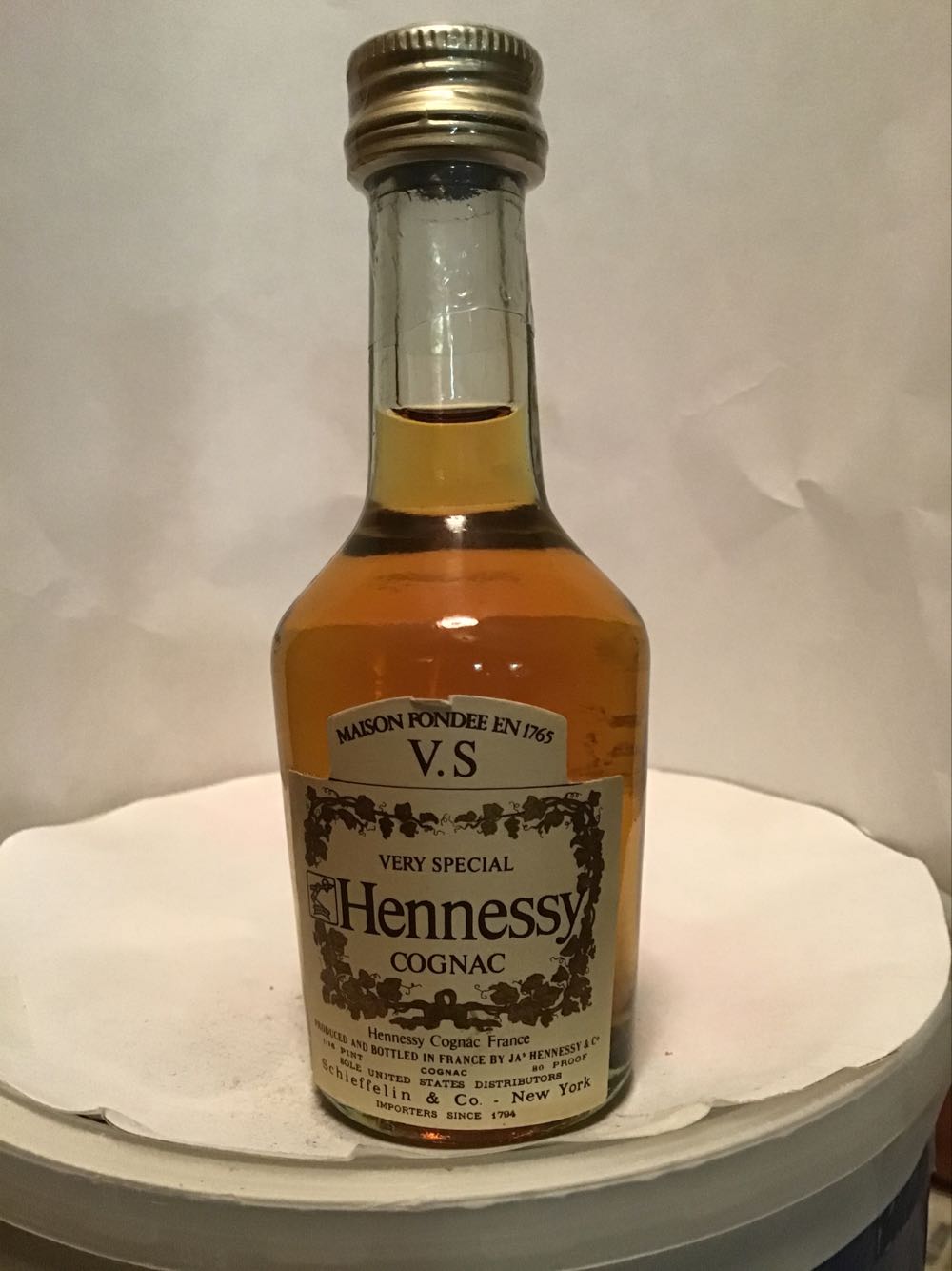 Hennessy & Black & V.S. & Privilige - Jas Hennessy Co. (50 mL) alcohol collectible - Main Image 3