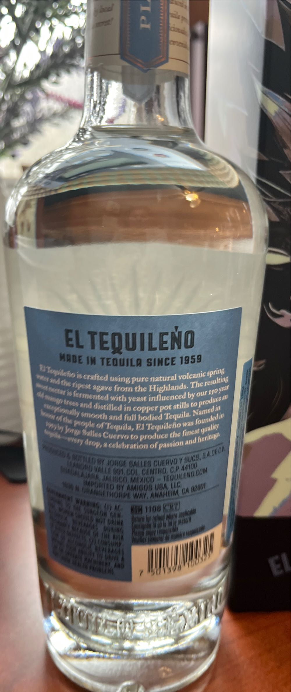 El Tequileno Platinum Blanco - NOM 1108 (750 mL) alcohol collectible [Barcode 7501398100325] - Main Image 2