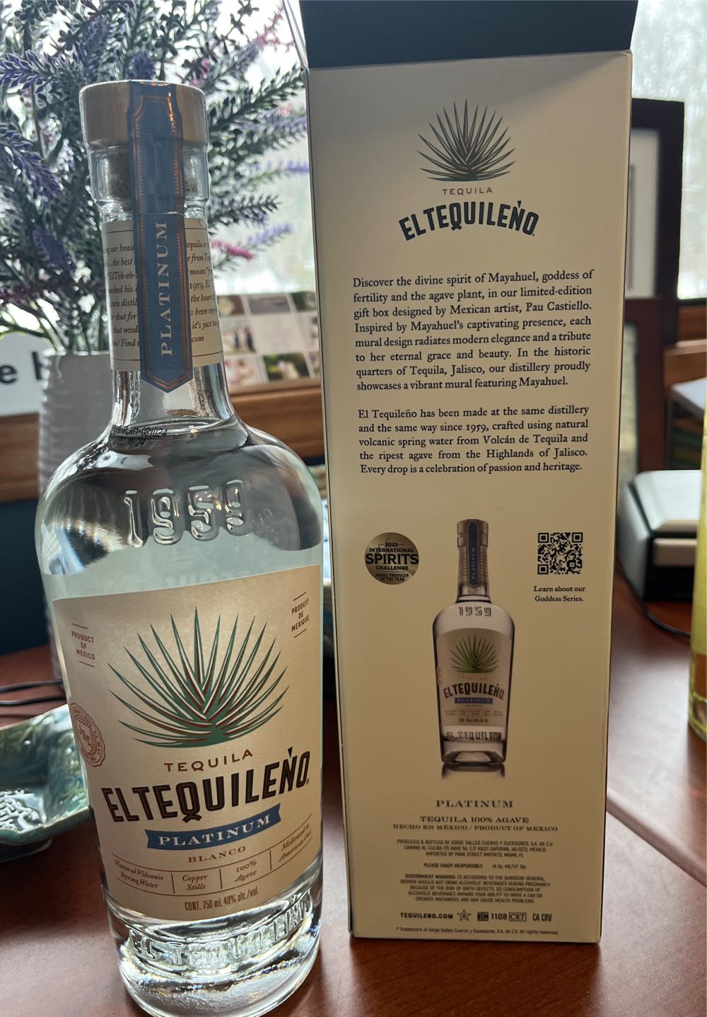 El Tequileno Platinum Blanco - NOM 1108 (750 mL) alcohol collectible [Barcode 7501398100325] - Main Image 3