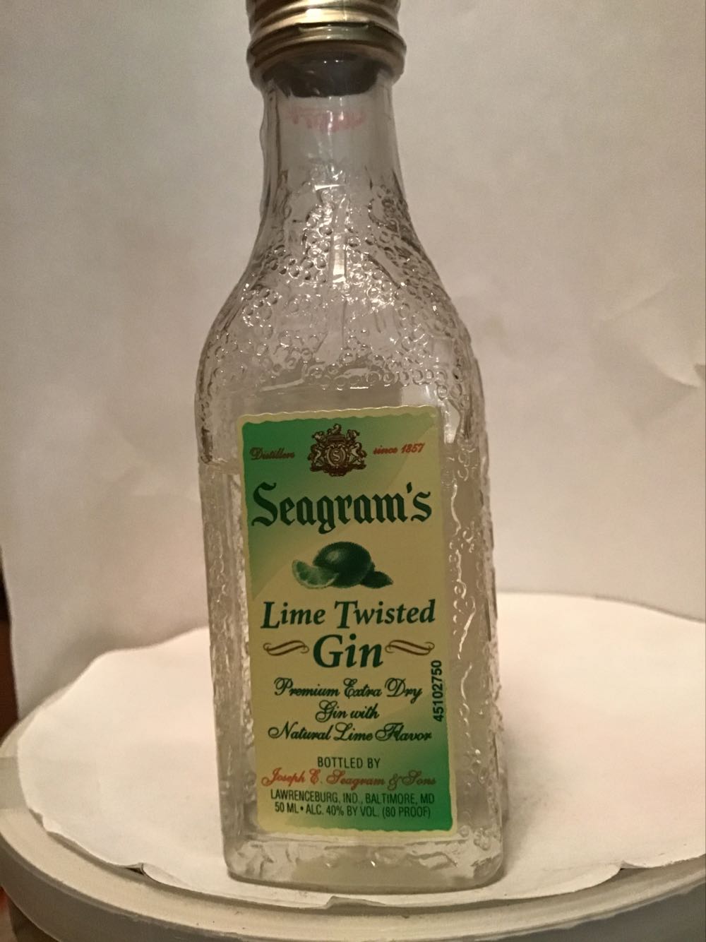 Seagram’s Lime Twisted Gin & Extra Dry Gin - Joseph Seagram’s & Son (50 mL) alcohol collectible - Main Image 2