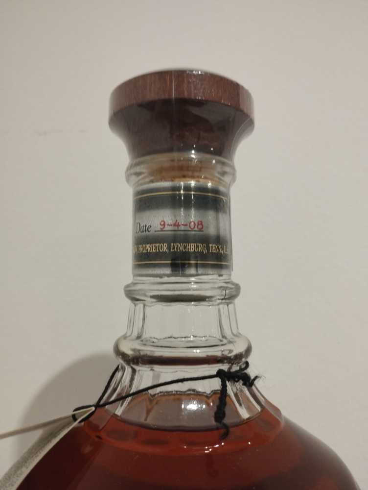 Single Barrel  (700 mL) alcohol collectible - Main Image 2
