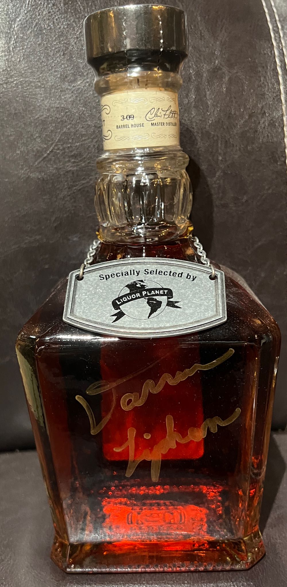Liquor Planet A Legend In Whiskey 2023 Signed - Jack Daniel’s Distillery, Lynchburg, TN (750 mL) alcohol collectible [Barcode 082184004289] - Main Image 3