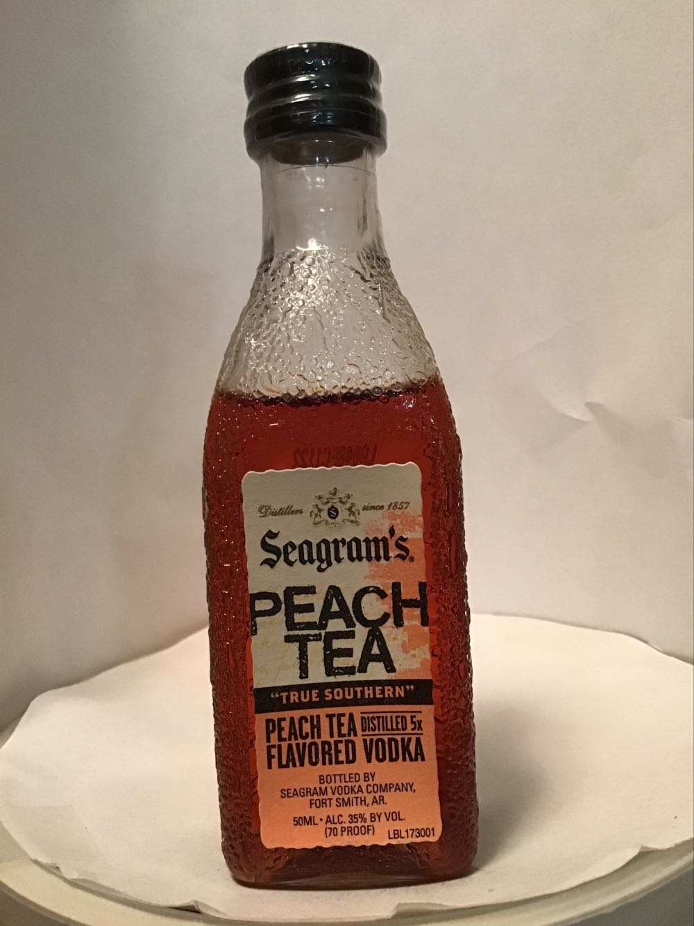Seagram’s Red Berry Twisted Gin & Red Berry Vodka & Peach Tea & Peach Twisted Gin - Joseph Seagram’s & Son (50 mL) alcohol collectible - Main Image 3