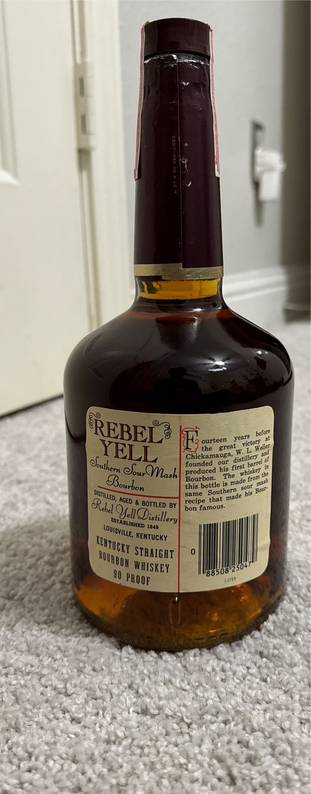 Rebel Yell 90 Proof - Stitzel-Weller Distillery, Louisville, KY (1 L) alcohol collectible [Barcode 088508250479] - Main Image 2