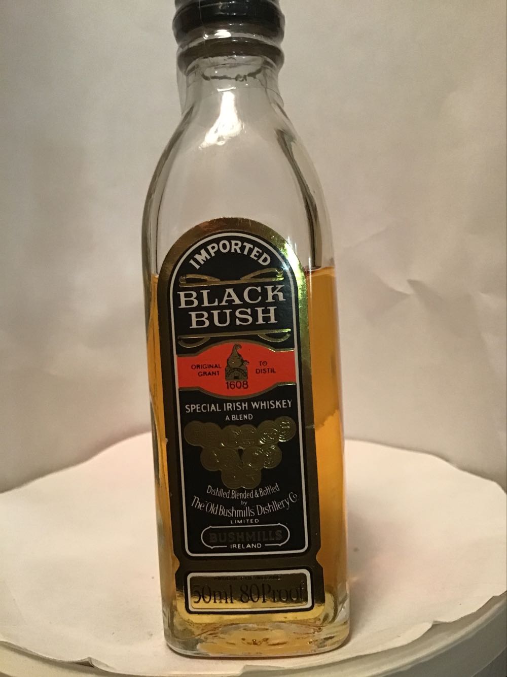 Bushmills Black Bush & Bush mills 1608 - The ’Old Bushmills’ Distillery (50 mL) alcohol collectible - Main Image 3