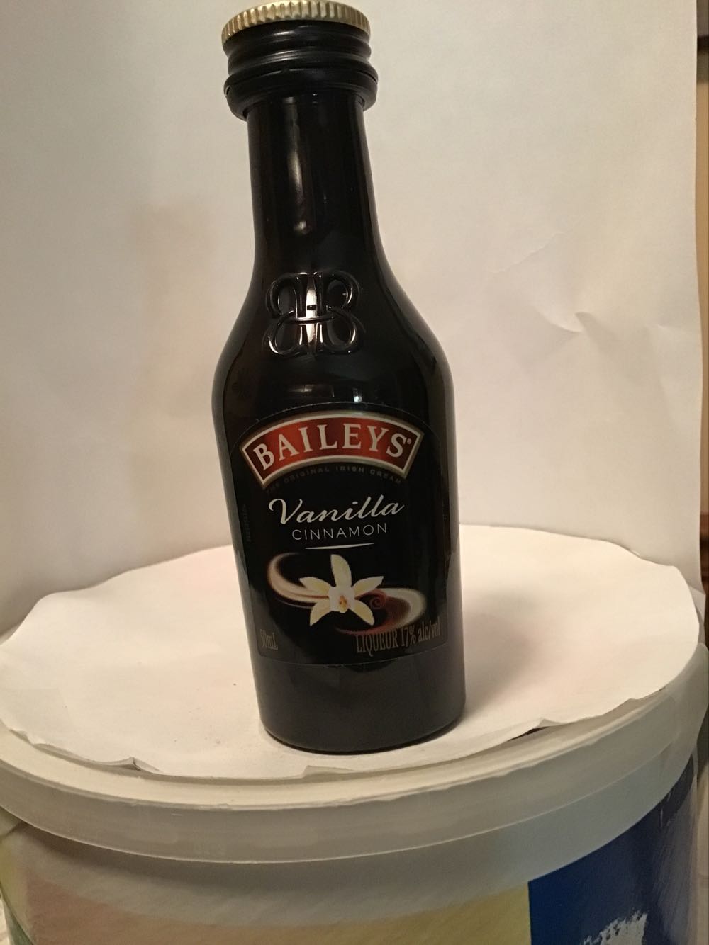 Baileys Chocolate Cherry & Vanilla - Paddington LTD. (50 mL) alcohol collectible - Main Image 2