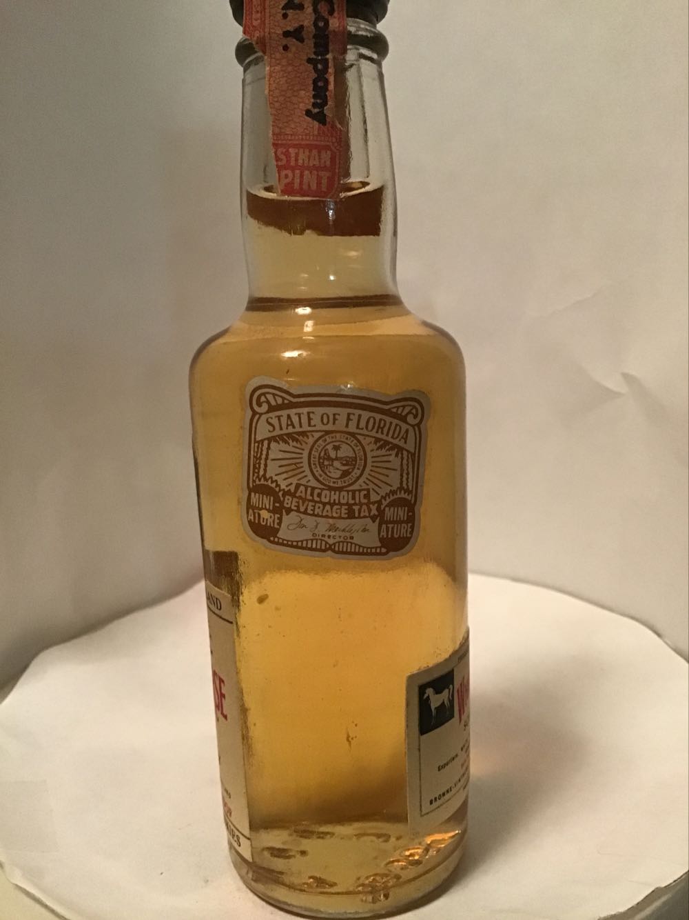 White Horse - White Horse Distillers (1.10 FL OZ) alcohol collectible - Main Image 2