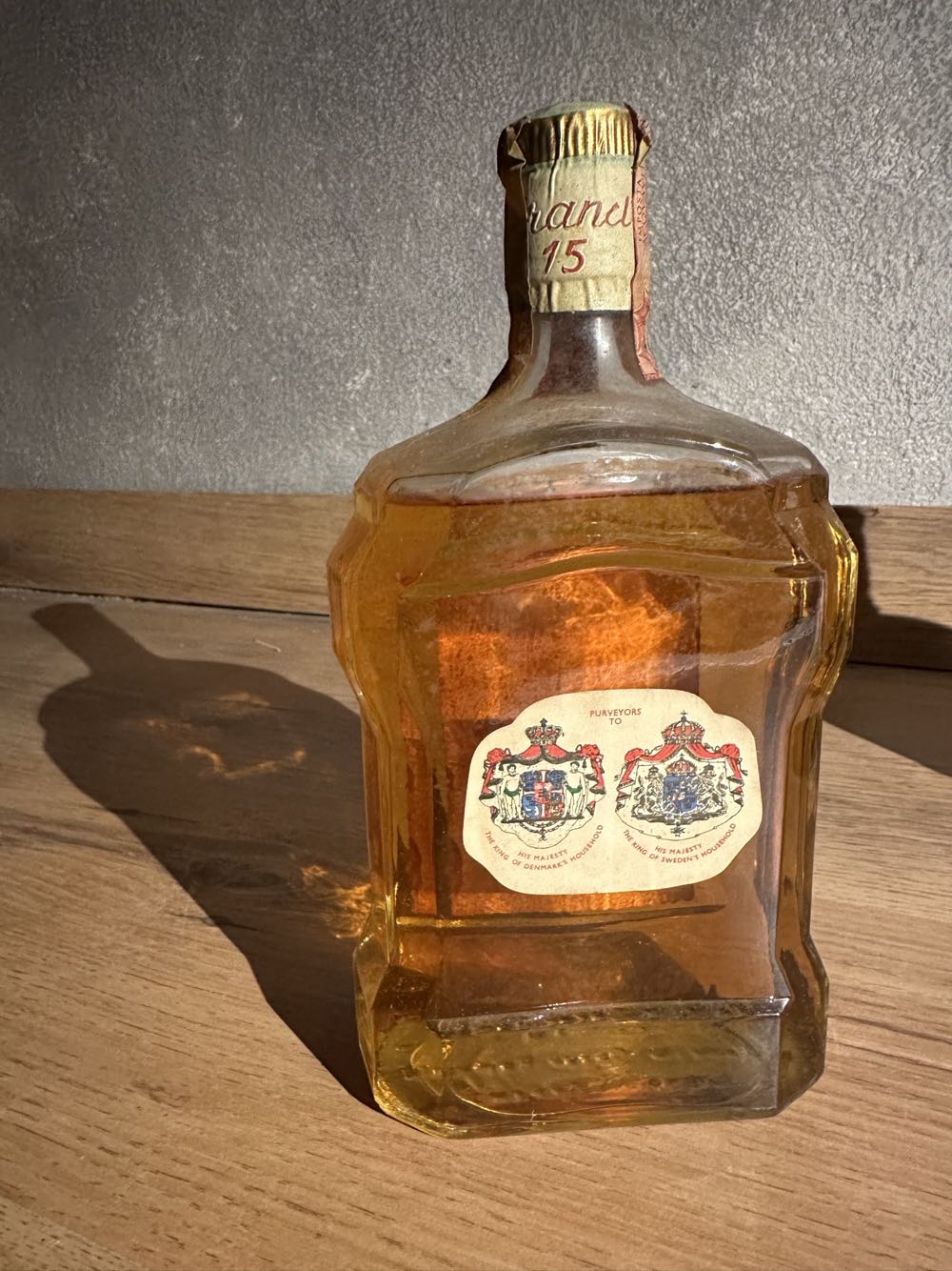 Highland Queen “Grand 15” - Macdonald Hluir Ltd. (1.10 FL OZ) alcohol collectible - Main Image 2