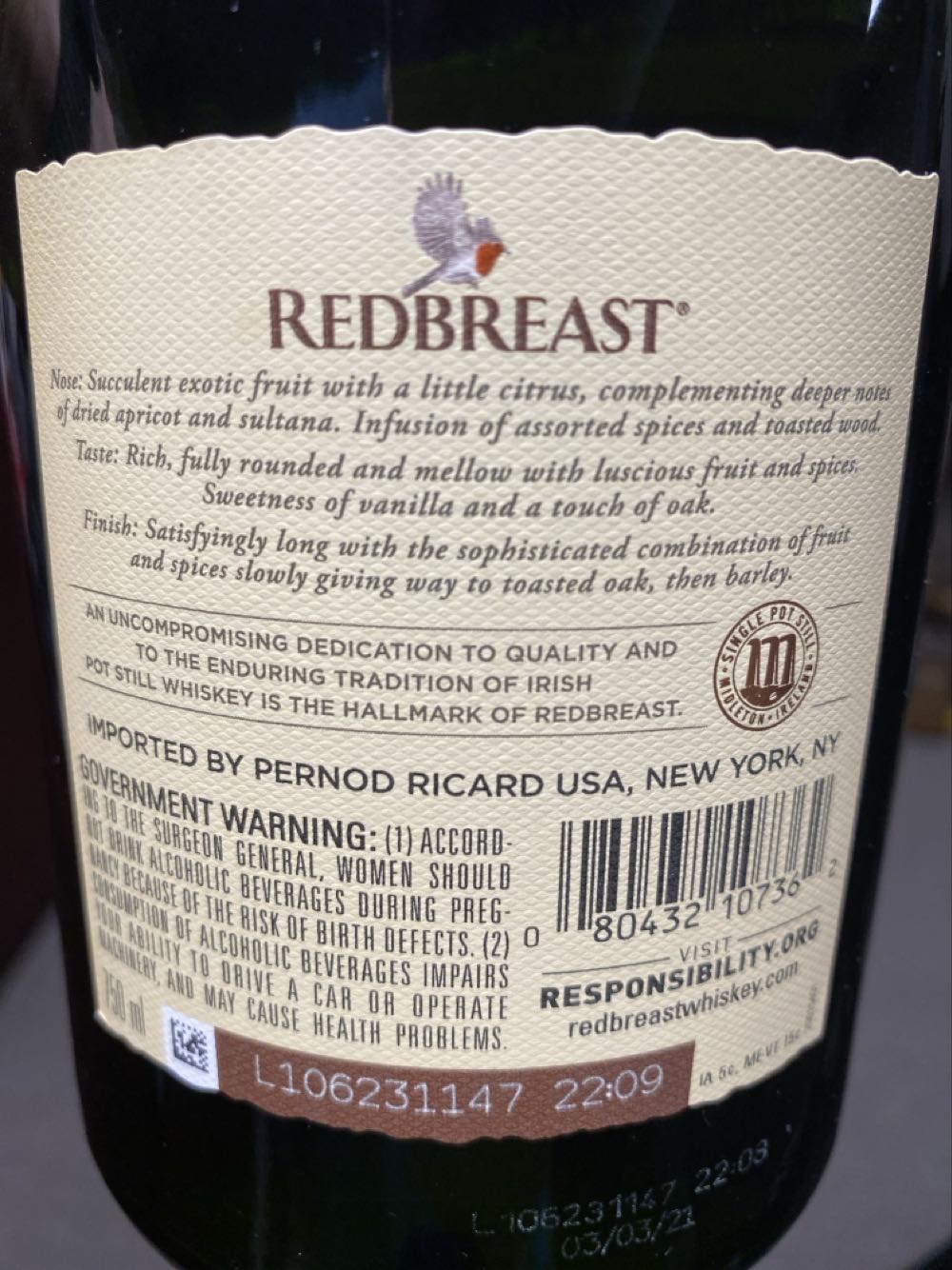 Redbreast Single Pot Still Irish Whiskey 12 Yr Cask Strength - The Midleton Distillery alcohol collectible - Main Image 2