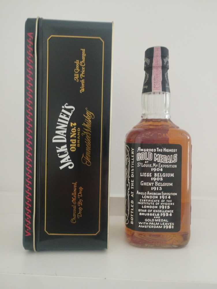 Jahresdose 1996  (700 mL) alcohol collectible - Main Image 2