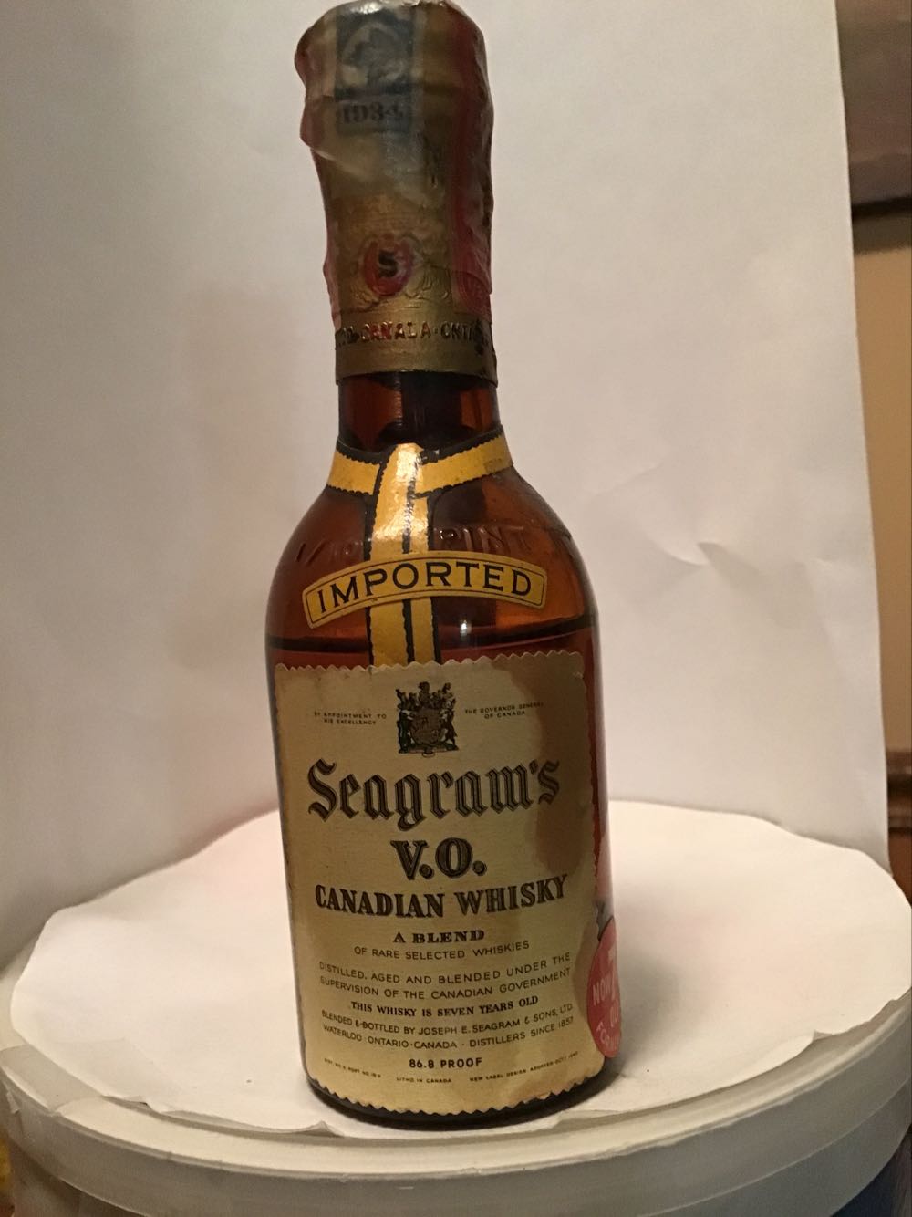 Seagram’s VO - Joseph E. Seagram & Sons Limited (1.10 FL OZ) alcohol collectible - Main Image 3
