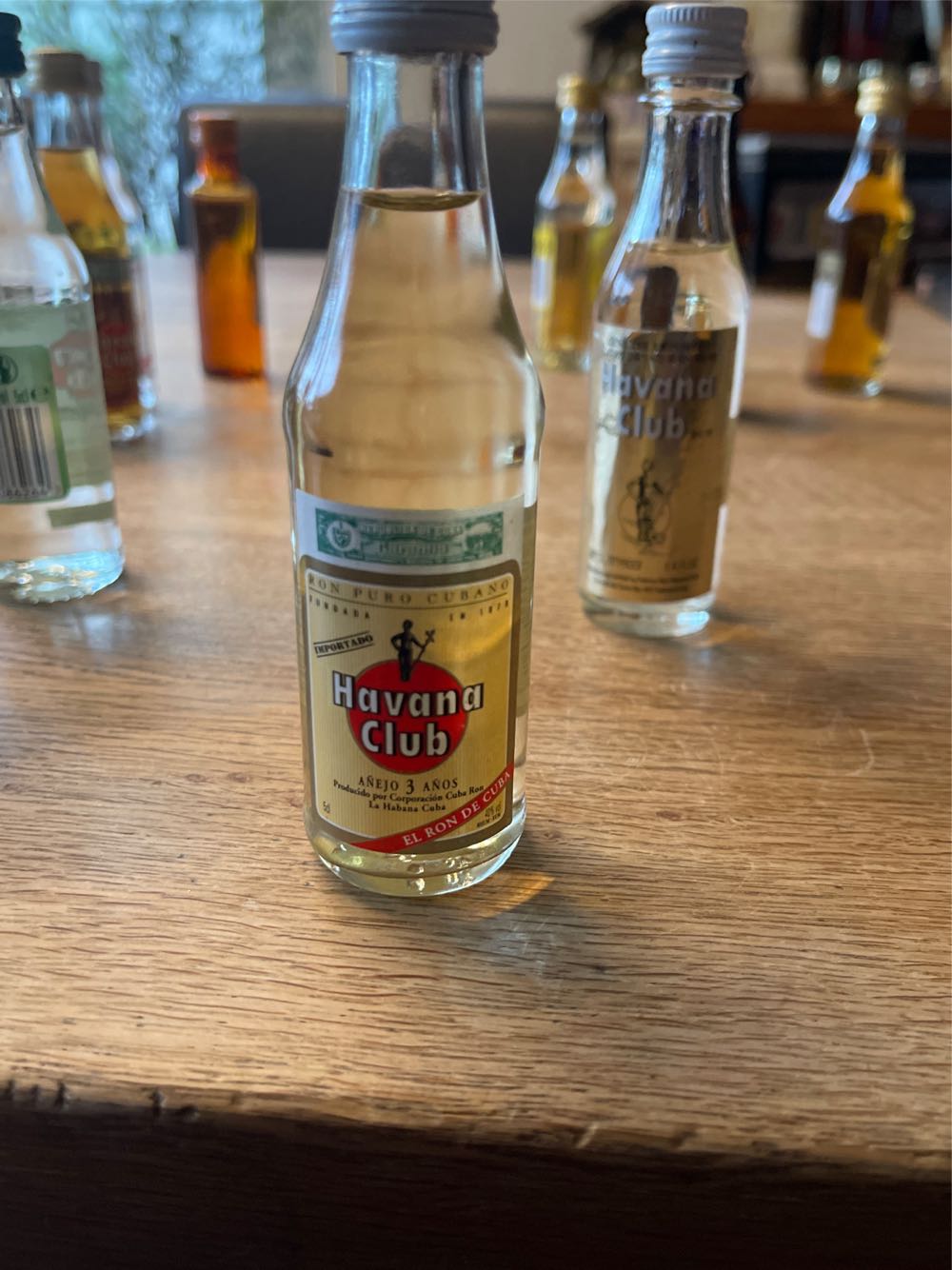 Ром Havana Club Anejo 3 года 40% Гавана Клуб Аньехо Группа товаров Страница 1 - Havanna Club (0,05 mL) alcohol collectible [Barcode 8501110080217] - Main Image 2