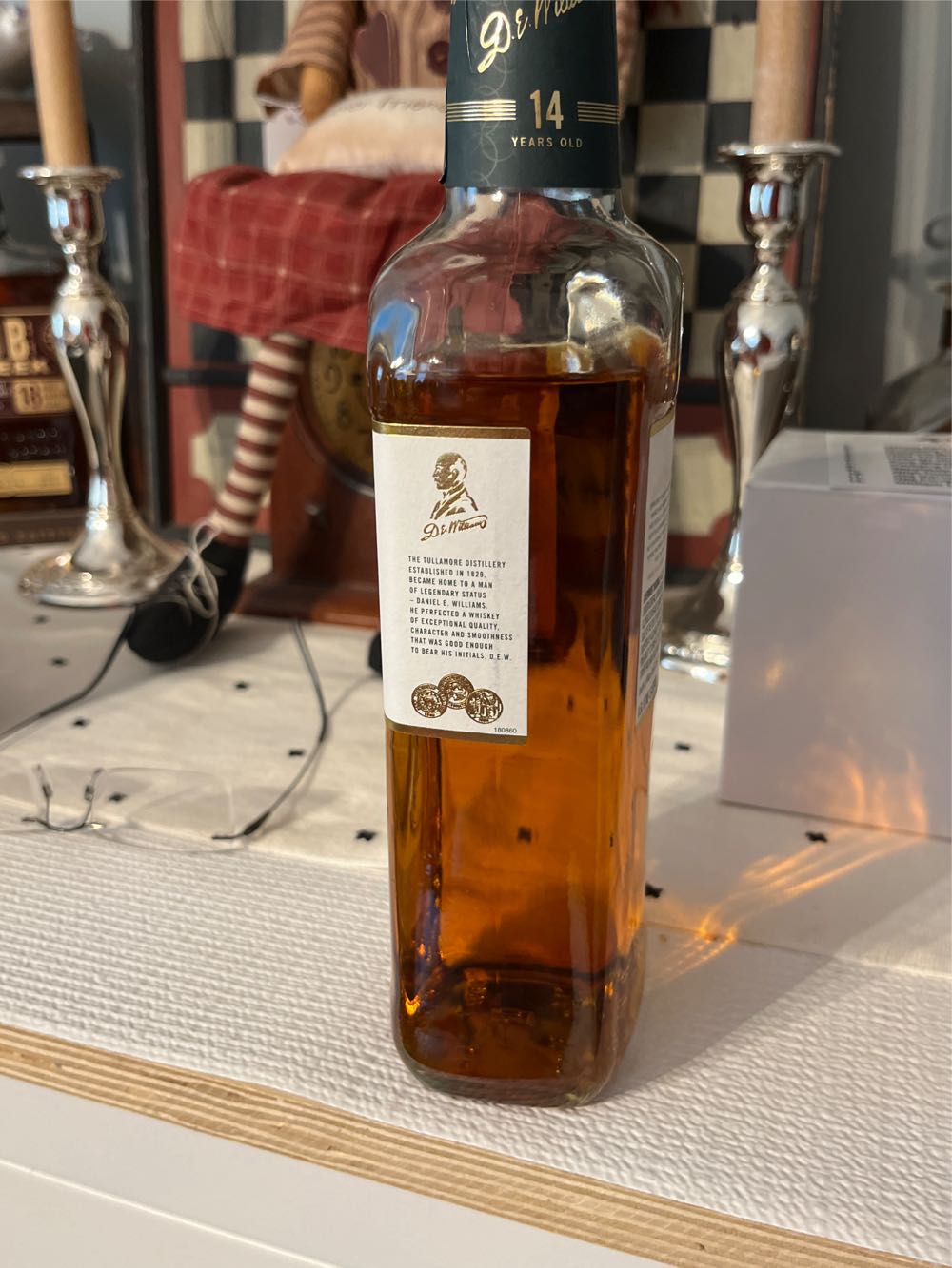 Tullamore Dew 14 Years 750ml Liquor Year Single Malt Irish Whiskey Old D.e.w. 750 - Tullamore D.E.W. Company Ltd. (750 mL) alcohol collectible [Barcode 083664873524] - Main Image 2