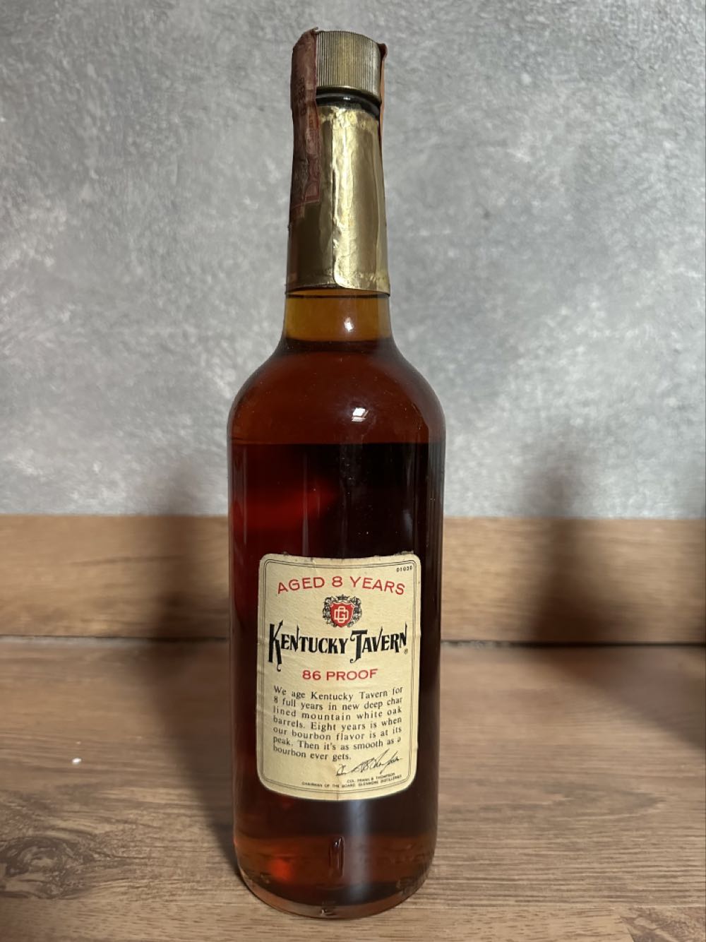 Kentucky Tavern 8yo Imp G R SACCO - Glenmore Distillery alcohol collectible - Main Image 2