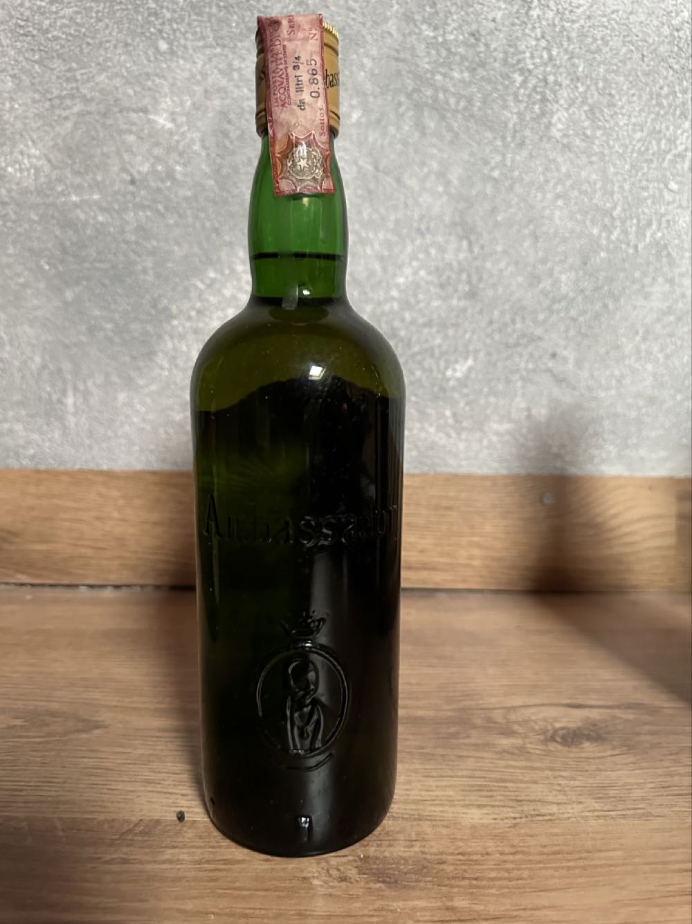 Ambassador 8yo - Taylor & Ferguson alcohol collectible - Main Image 2