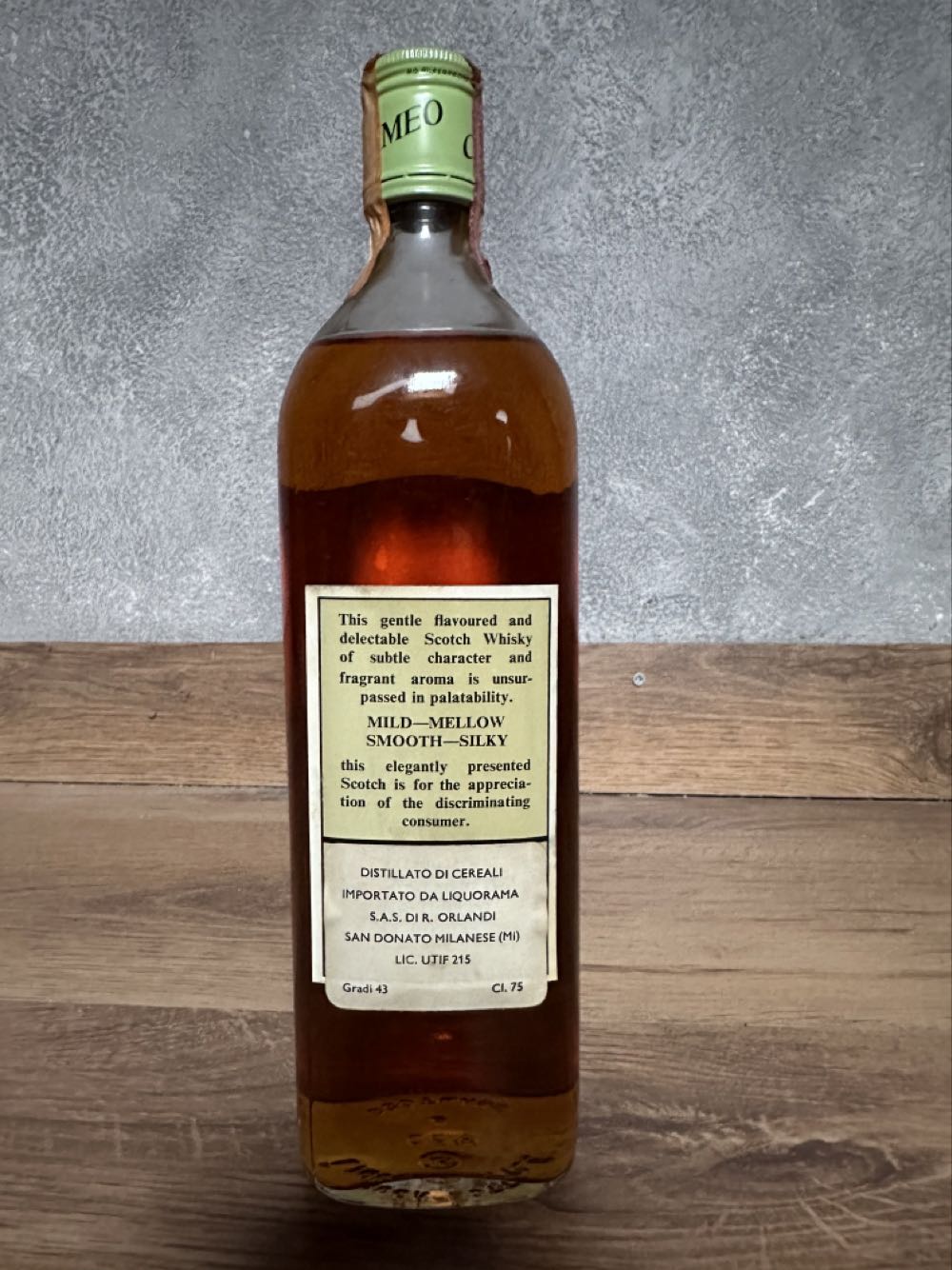 Cameo - Chisholm alcohol collectible - Main Image 2