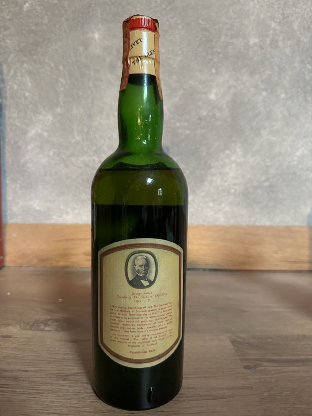 The Glenlivet 12yo Imp GIOVINETTI - George And J. Smith alcohol collectible - Main Image 2