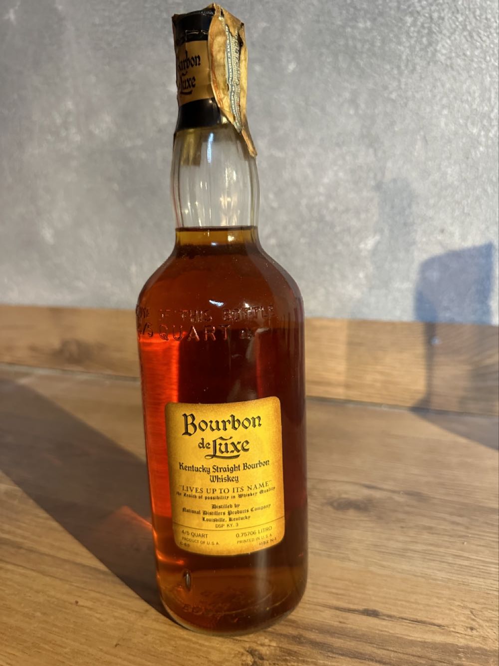 Bourbon De Luxe Imp GIOVINETTI - Nation Distillers/Bourbon deLuxe Distillery alcohol collectible - Main Image 2