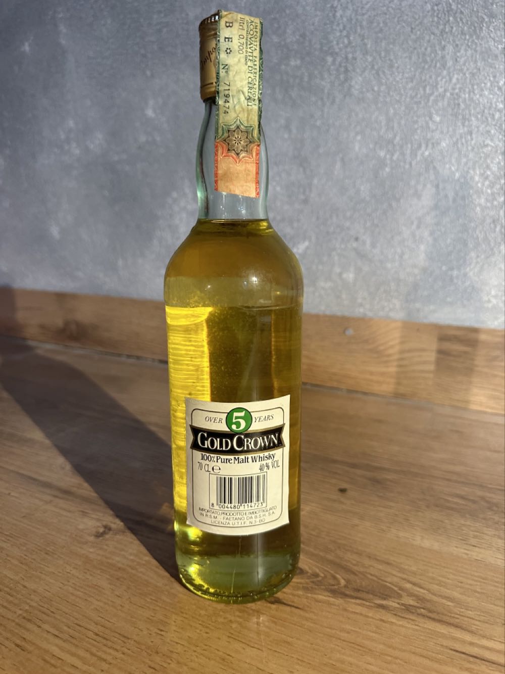 Gold Crown 5yo - Tanist Bonding Company alcohol collectible - Main Image 2