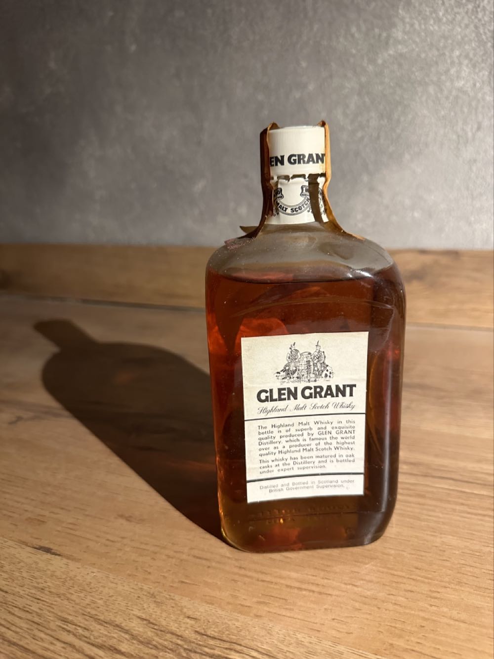 Glen Grant 10yo Imp GIOVINETTI - The Glen Grant Distillery alcohol collectible - Main Image 2