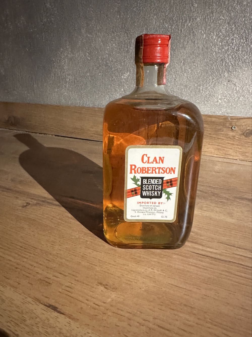 Clan Robertson 12yo - Duncan Fraser & co alcohol collectible - Main Image 2