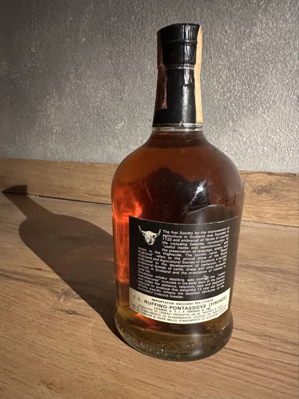 Teacher’s  Royal Highland 12yo Imp RUFFINO - William Teacher & Sons ltd alcohol collectible - Main Image 2