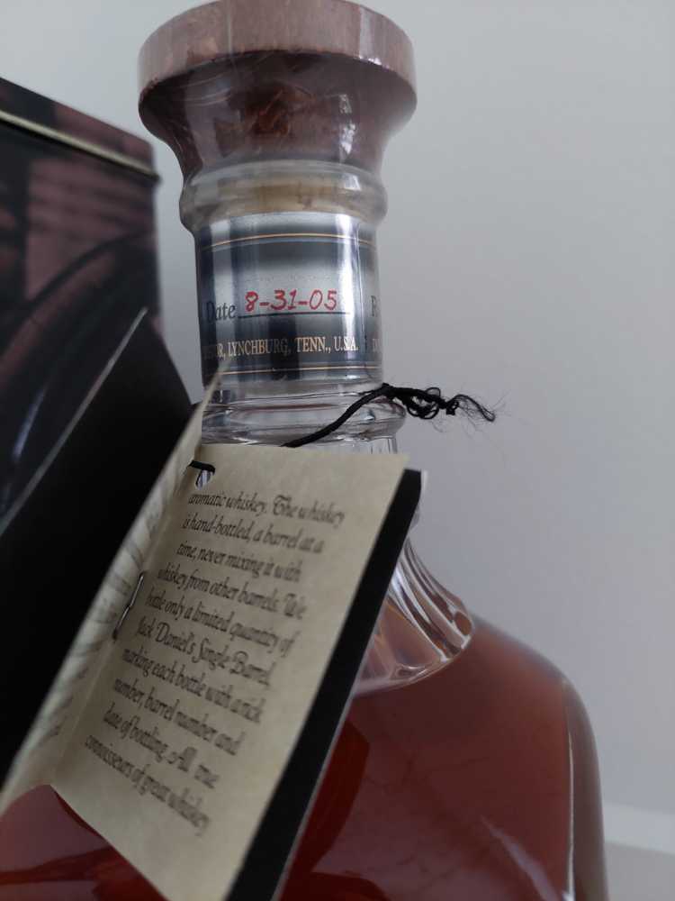 Single Barrel  (700 mL) alcohol collectible - Main Image 3
