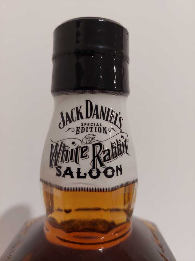 White Rabbbit Hybrid  (700 mL) alcohol collectible - Main Image 4
