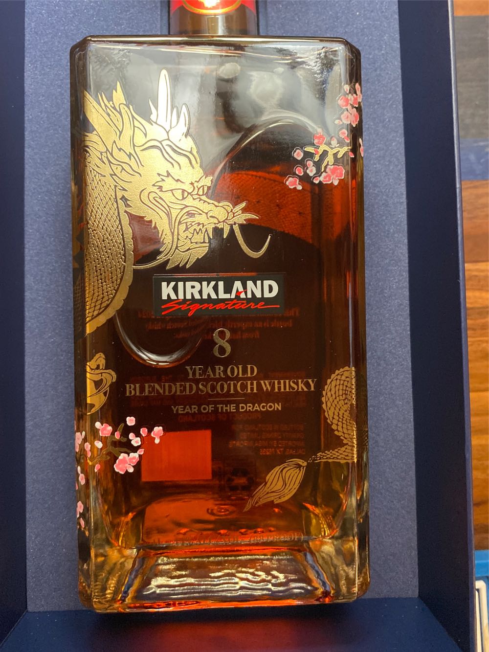 8 Year Old Blended Scotch Whiskey - Kirkland (1 L) alcohol collectible [Barcode 196633946034] - Main Image 3