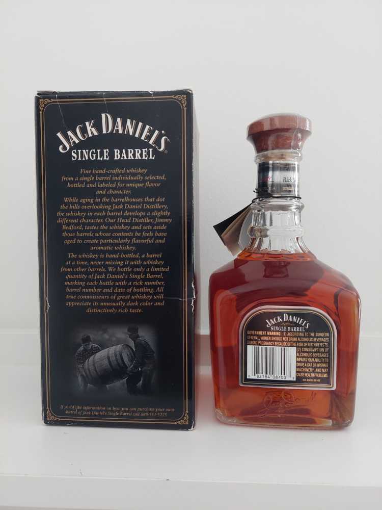 Single Barrel  (750 mL) alcohol collectible - Main Image 2
